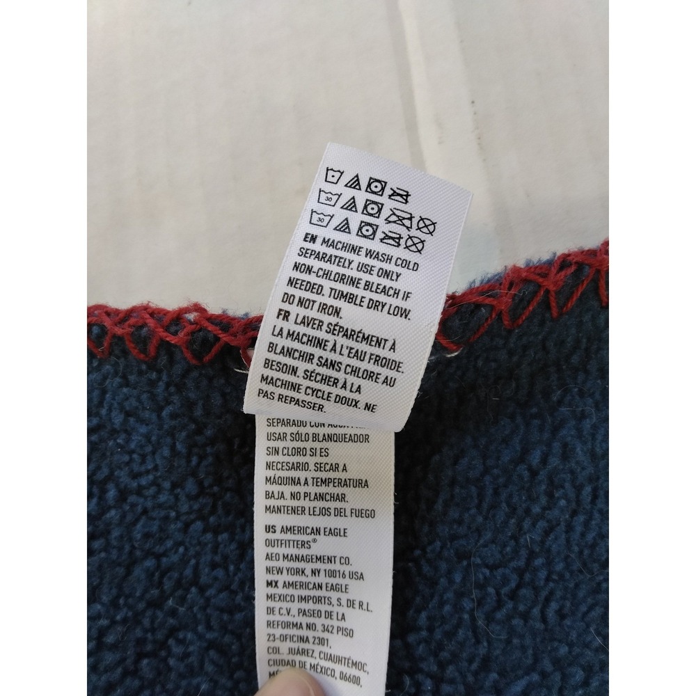 American Eagle Outfitters Fleece Throw Blanket Navy Red White 50x60 Logo Y2K - Picture 5 of 8